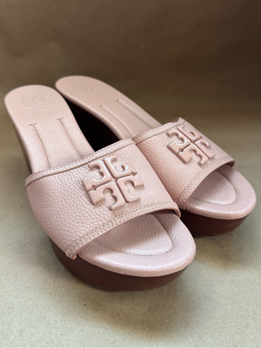 Tory Burch Lowell 2 Soft Pink Tumbled Leather Platform Wedge Slides. Size 11